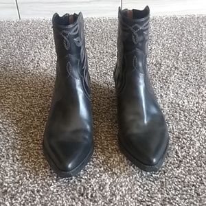 Frye Sacha Chelsea Black Leather Bootie